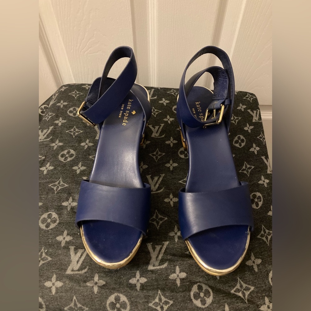 Kate Spade Blue Gold Strappy Wood Heels 8 - Picture 2 of 6